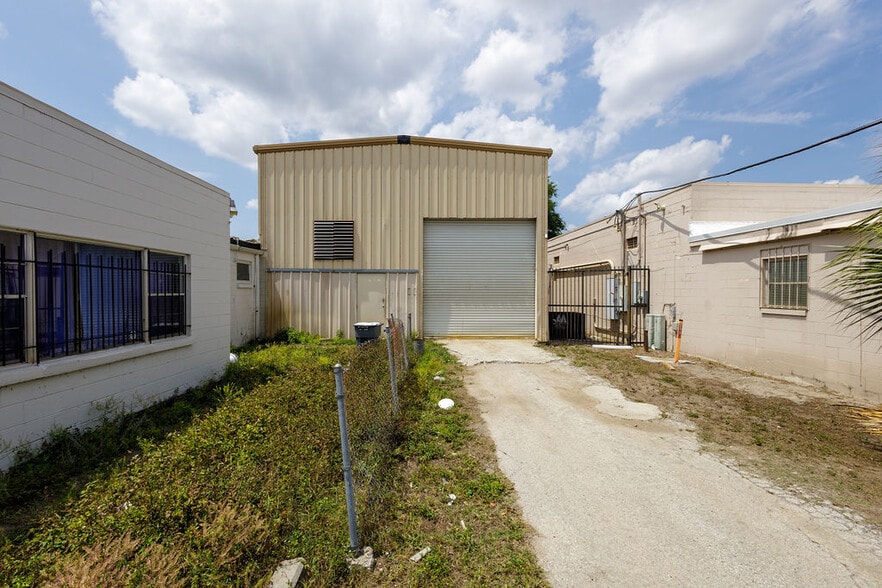 More Photos Of 2520 Hansrob Rd, Orlando Light Manufacturing For Sale
