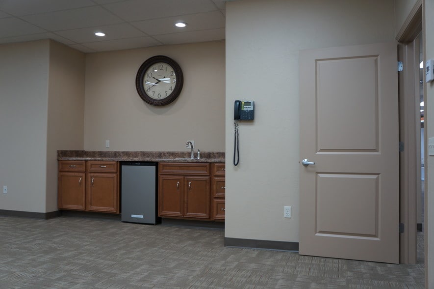 More Photos Of 8320 S Penn Ave, Oklahoma City Office For Lease