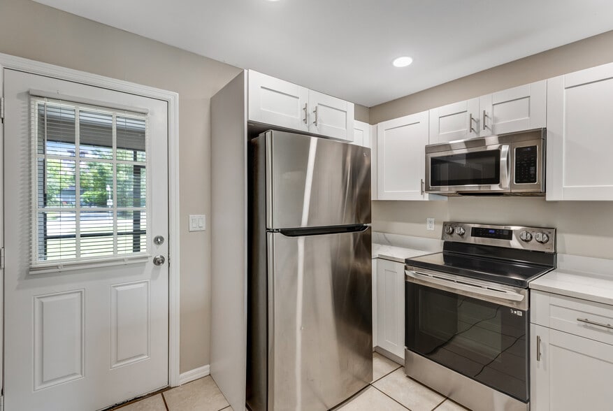 More Photos Of 6240 Rattlesnake Hammock Rd, Naples Apartments For Sale