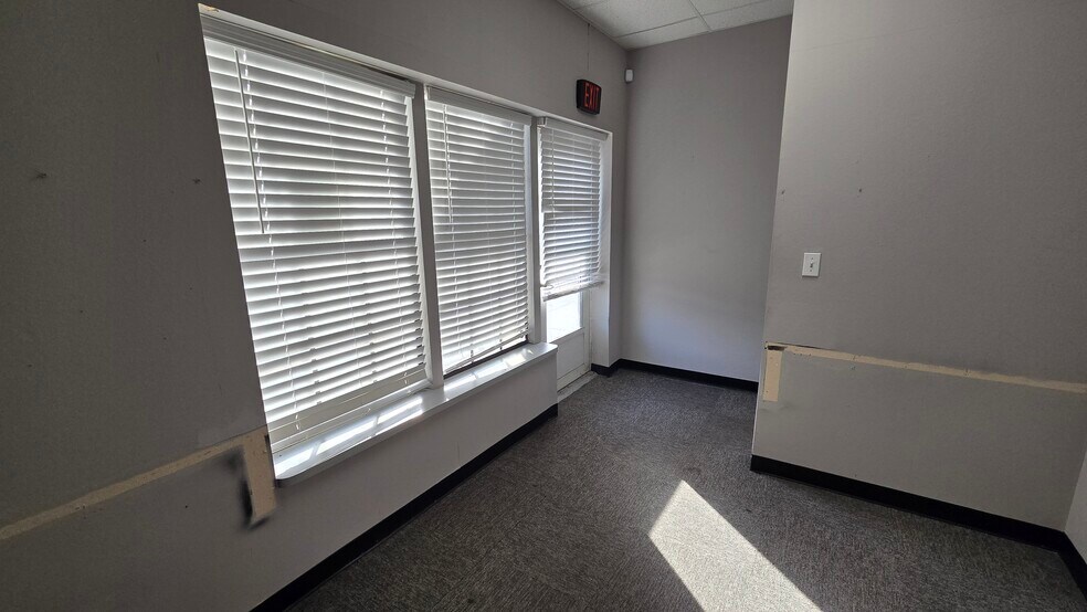 More Photos Of 5720 Gall Blvd, Zephyrhills Office For Lease