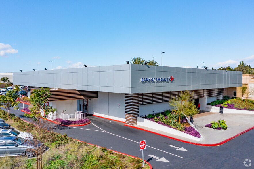 More Photos Of 239 Los Cerritos Mall, Cerritos Unknown For Lease