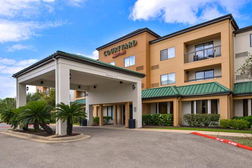 Primary Photo Of 2275 I-10 S, Beaumont Hotel For Sale