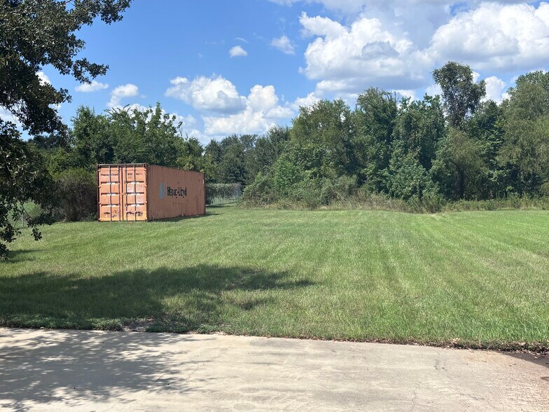 More Photos Of 10450 Cossey Rd, Houston Industrial For Sale