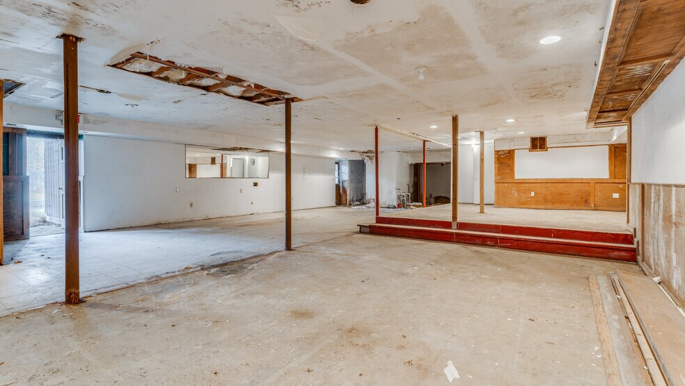 More Photos Of 11735 Hg Trueman Rd, Lusby Freestanding For Sale