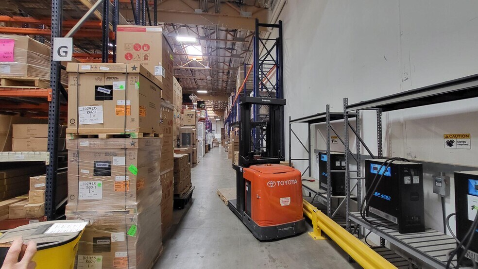 More Photos Of 3326 Ponderosa Way, Las Vegas Warehouse For Lease