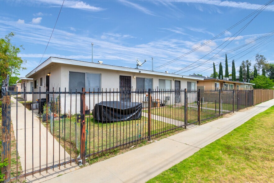 More Photos Of 412 W Ramona Dr, Rialto Multifamily For Sale