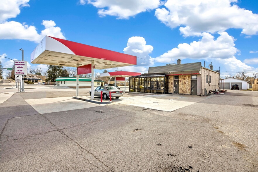 More Photos Of 1822 Logan Ave, Cheyenne Service For Sale