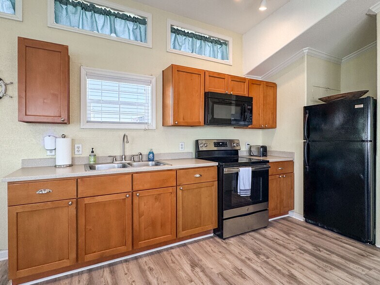 More Photos Of 309 Water St, Apalachicola Marina For Sale