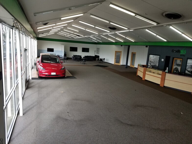 More Photos Of 4616 SE 82nd Ave, Portland Auto Dealership For Sale