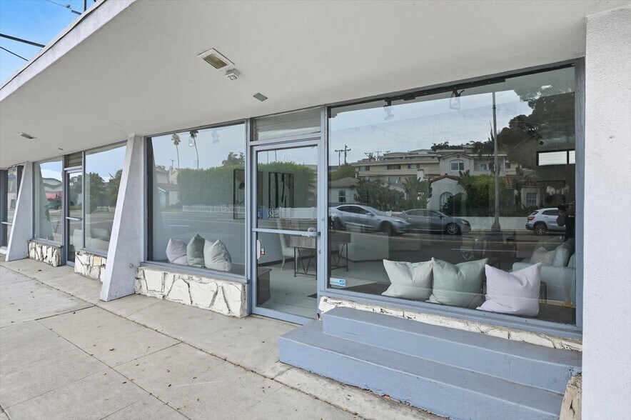 More Photos Of 901-909 S Pacific Coast Hwy, Redondo Beach Storefront For Sale