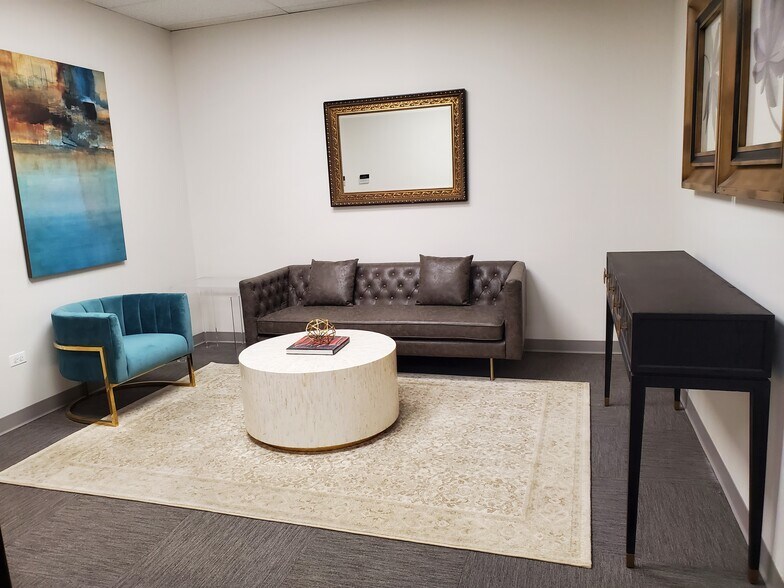 More Photos Of 945 Lakeview Pky, Vernon Hills Medical For Lease