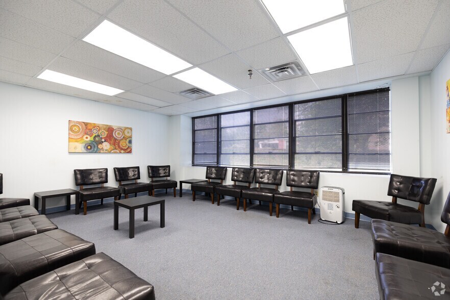 More Photos Of 408 E 4th St, Bridgeport Office For Lease