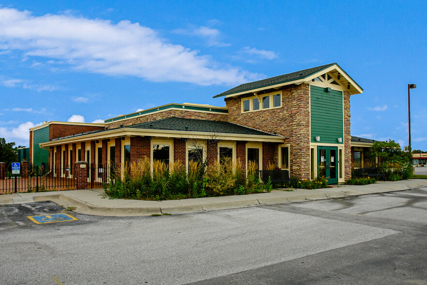 Primary Photo Of 13015 Birch Dr, Omaha Restaurant For Lease