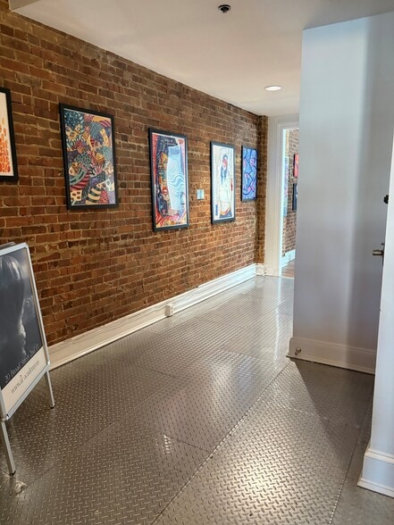 More Photos Of 20-22 Broad St, Red Bank Storefront Retail Office For Lease