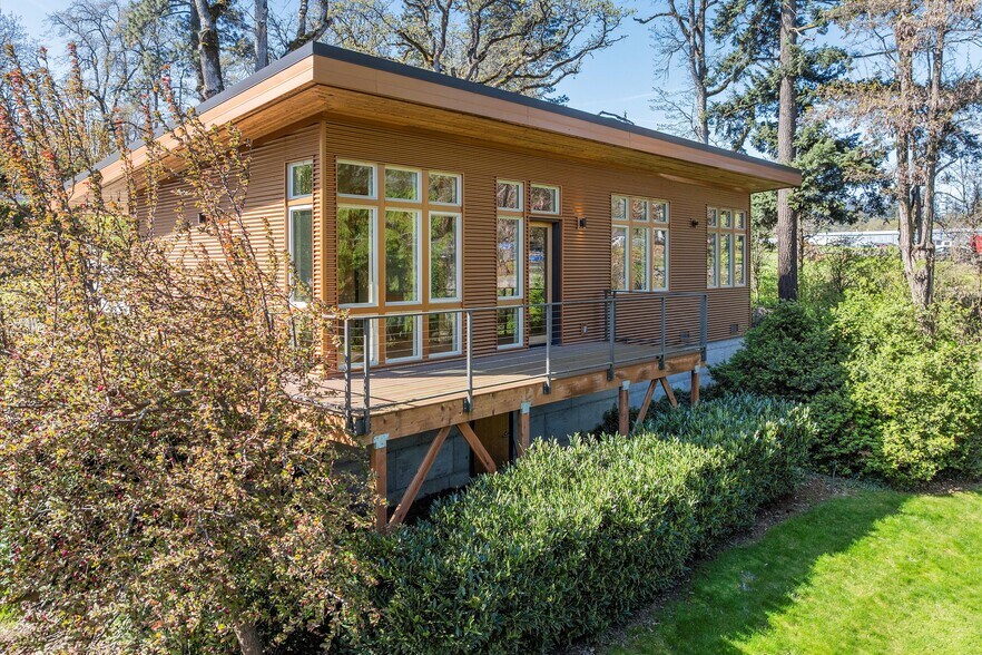 Primary Photo Of 3239 Cascade Ave, Hood River Office Residential For Lease