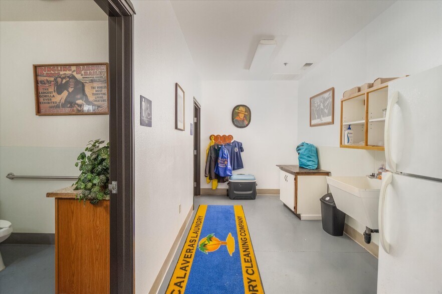 More Photos Of 320 George Reed Dr, San Andreas Manufacturing For Sale