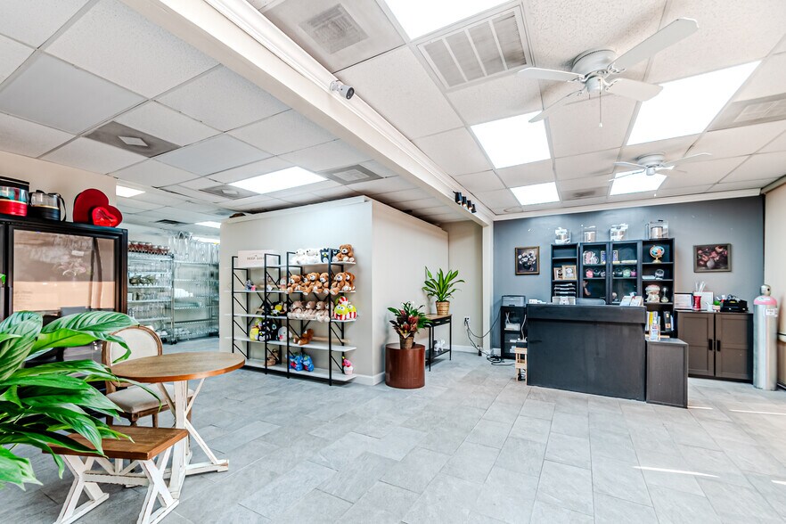 More Photos Of 16522-16536 Park Row, Houston Light Distribution For Lease