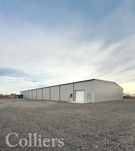 More Photos Of 805 Parkcentre Way, Nampa Warehouse For Lease