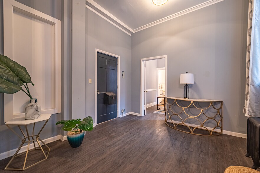 More Photos Of 508 N Tryon St N, Charlotte Apartments For Sale