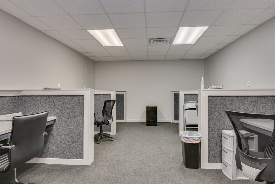 More Photos Of 332 Edgefield Rd, Belvedere Office Residential For Sale