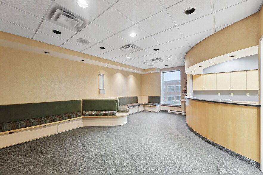 More Photos Of 9403 Kenwood Rd, Blue Ash Medical For Lease