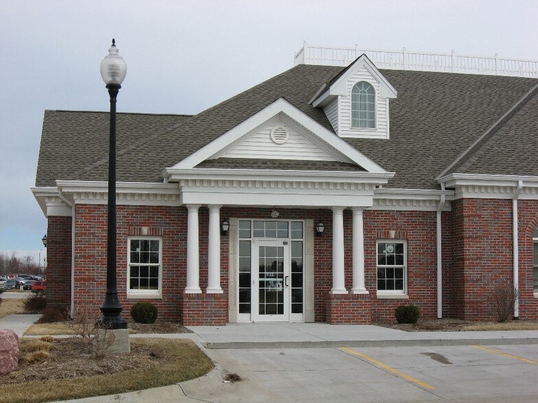 More Photos Of 3401 Plantation Dr, Lincoln Office For Lease