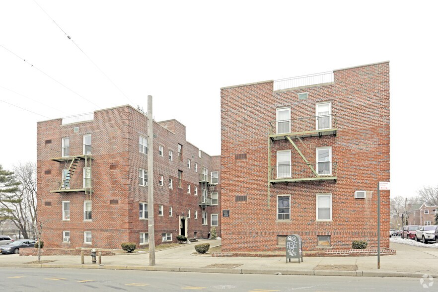 More Photos Of 13301 Booth Memorial Ave, Flushing Apartments For Sale