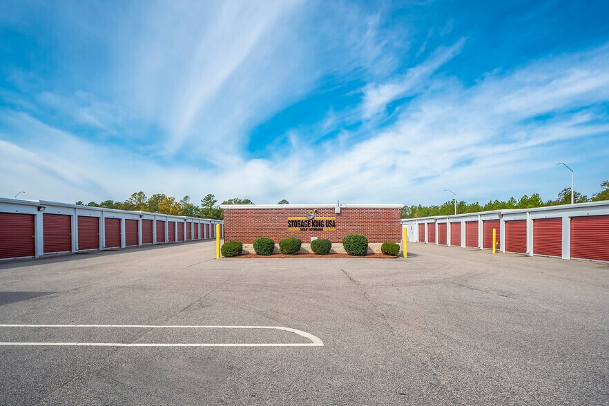 More Photos Of 4928 US Highway 301 S, Hope Mills Self Storage For Lease