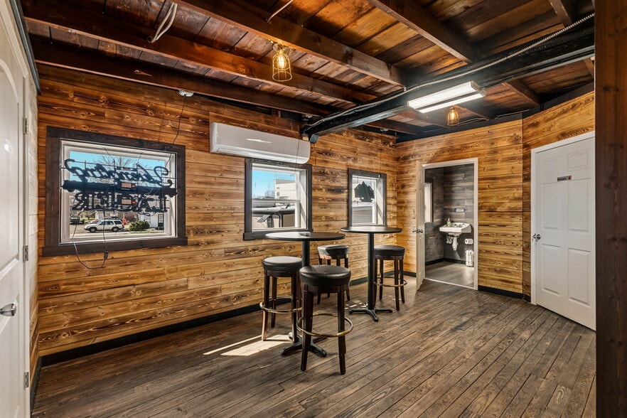 More Photos Of 316 N Main St, Columbia Storefront Retail Office For Sale