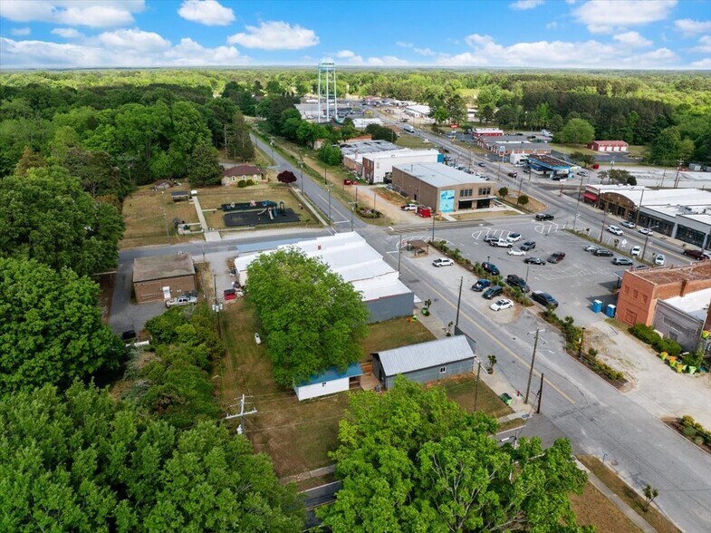 More Photos Of 202 E. North Main Street, Littleton General Retail For Sale