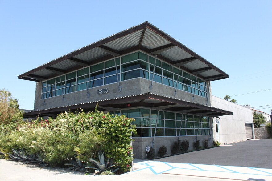 More Photos Of 13806 S Inglewood Ave, Hawthorne Loft Creative Space For Sale