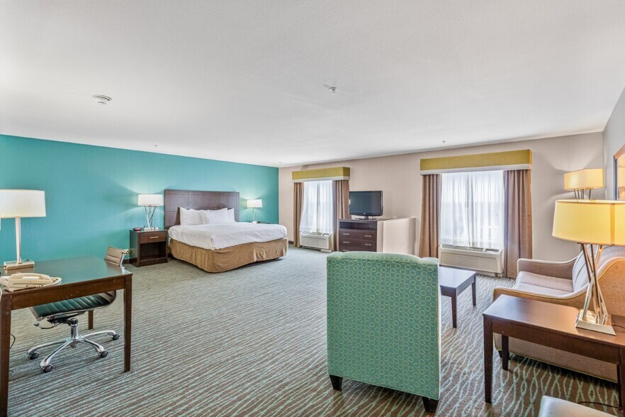 More Photos Of 1008 Sheppard Rd, Burkburnett Hotel For Sale