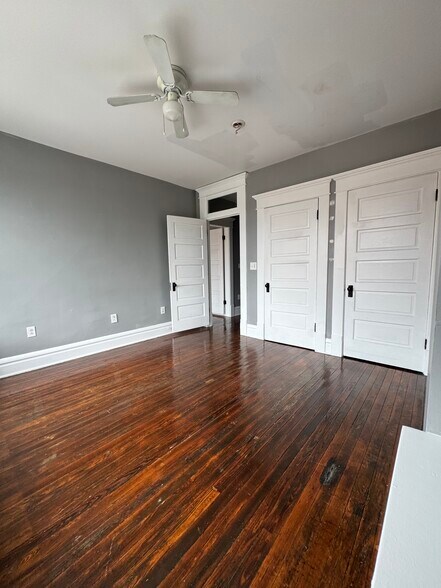More Photos Of 108-110 E Main St, Columbus Storefront Retail Office For Sale
