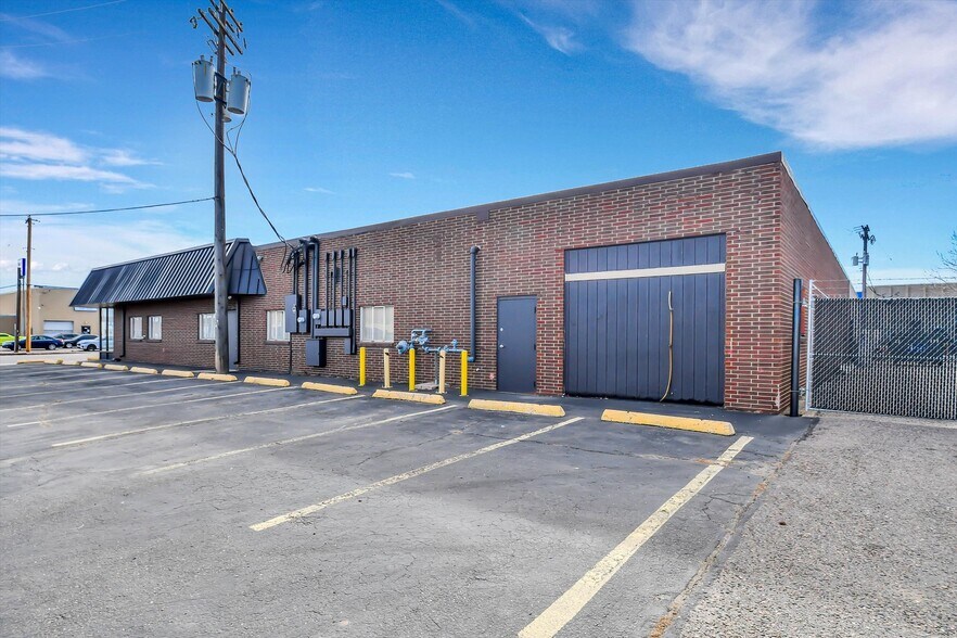 More Photos Of 4995 Monaco St, Commerce City Manufacturing For Sale