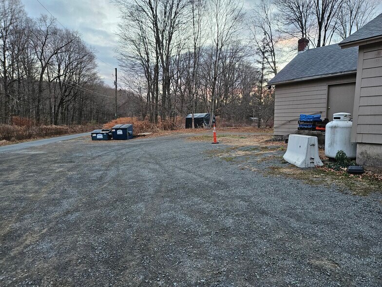 More Photos Of 108 Main St, Rockfall Storefront For Sale