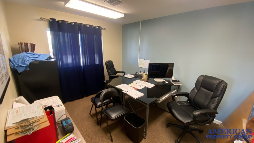 More Photos Of 1090 Knight's Trail Rd, North Venice Light Distribution For Sale