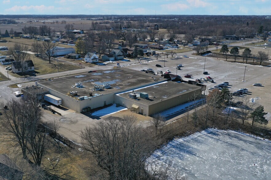 More Photos Of 1741 E Chestnut St, Canton Storefront For Lease