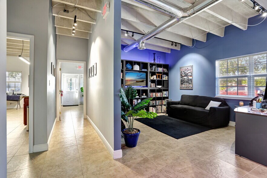 More Photos Of 3496 NE 12th Ter, Oakland Park Warehouse For Sale