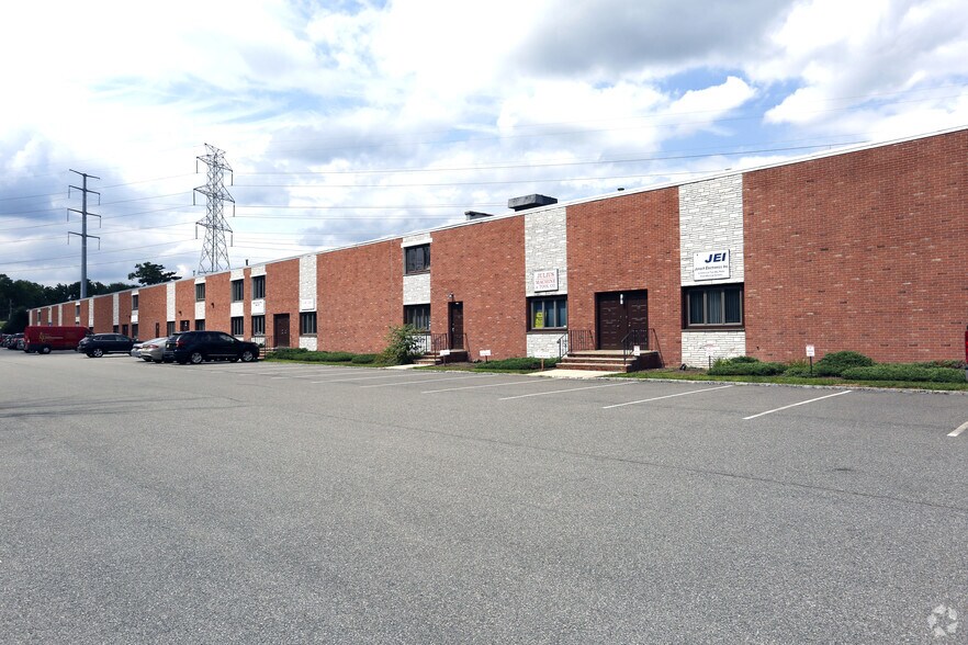 More Photos Of 1-32 Merry Ln, East Hanover Warehouse For Lease