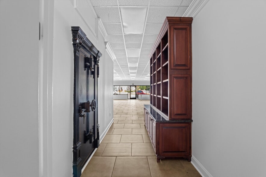 More Photos Of 208 Broad St, Wrens Storefront Retail Office For Lease