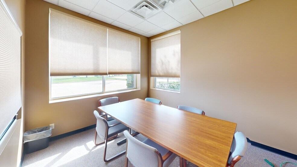 More Photos Of 1170 E Pershing Rd, Decatur Office For Sale