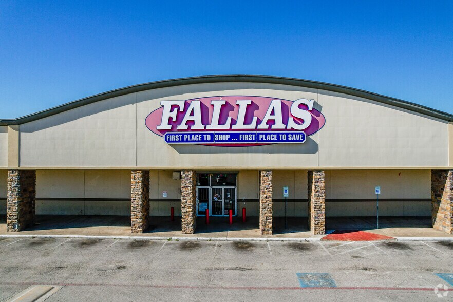 More Photos Of 2223-2247 S Buckner Blvd, Dallas Storefront For Lease