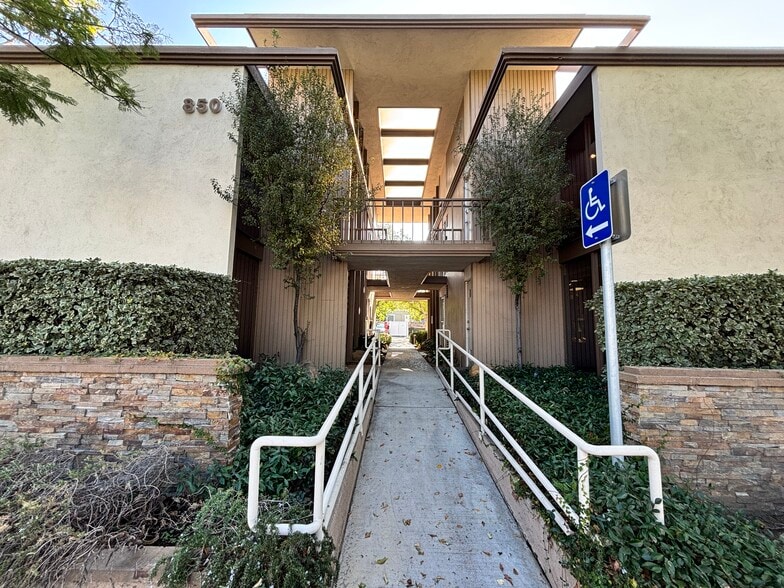 More Photos Of 850 E Chapman Ave, Orange Loft Creative Space For Lease