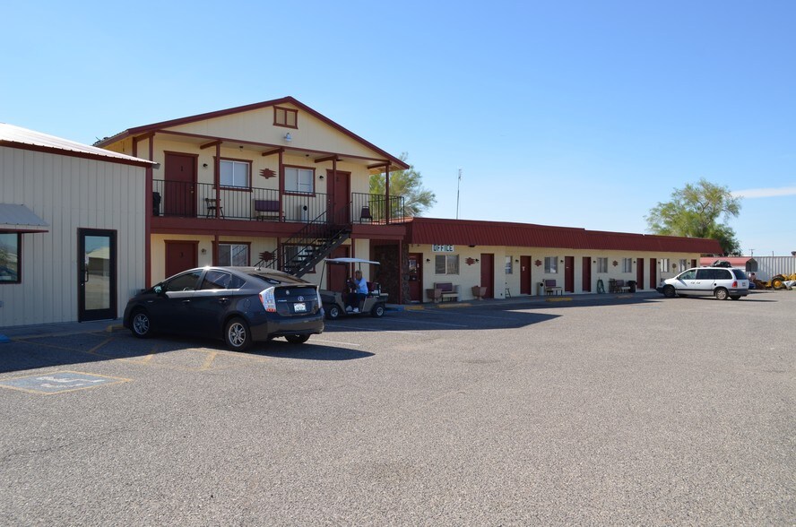 Primary Photo Of 904 W Main St, Quartzsite Hotel For Sale