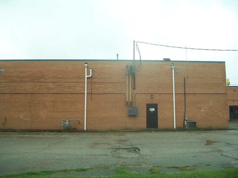 More Photos Of 423-507 Washington St, Ravenswood Storefront For Lease