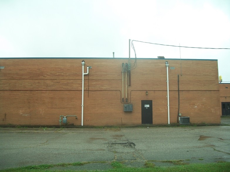 More Photos Of 423-507 Washington St, Ravenswood Storefront For Lease