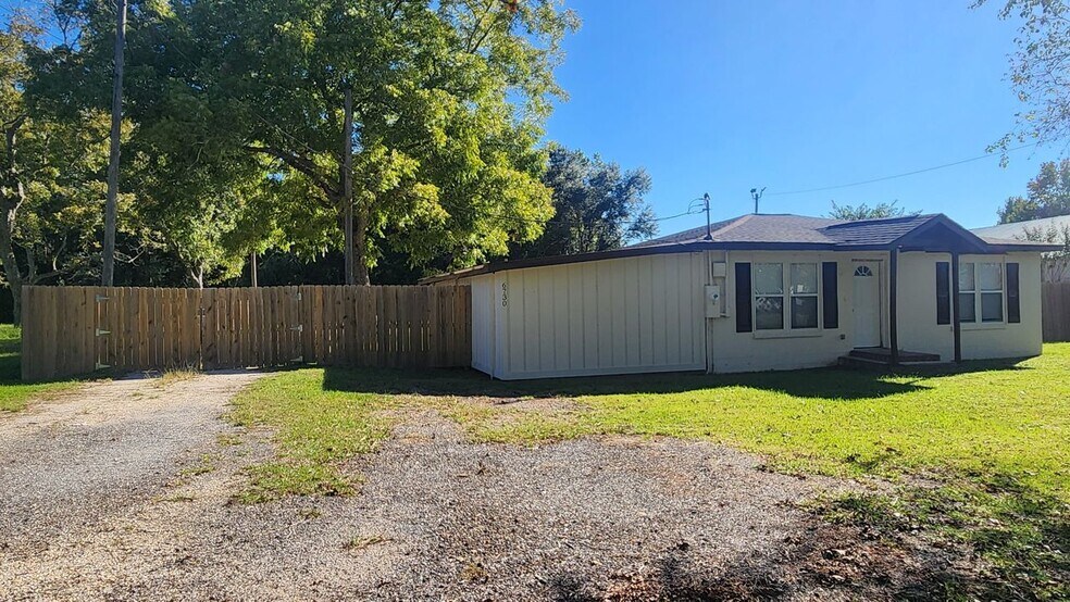 More Photos Of 6730 Mobile Hwy, Pensacola Office For Lease