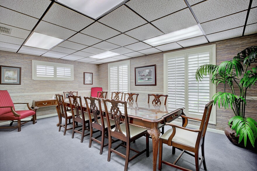 More Photos Of 4927 Southfork Dr, Lakeland Office For Sale