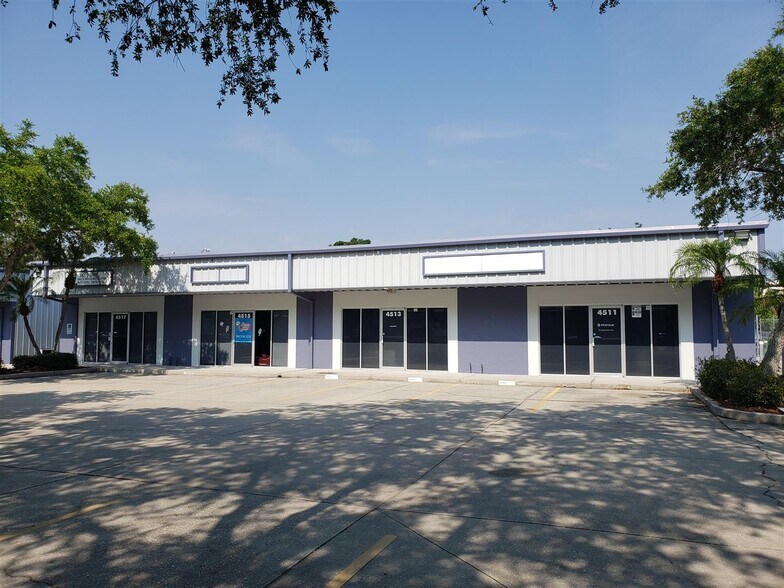 More Photos Of 4515 Northgate Ct, Sarasota Warehouse For Lease