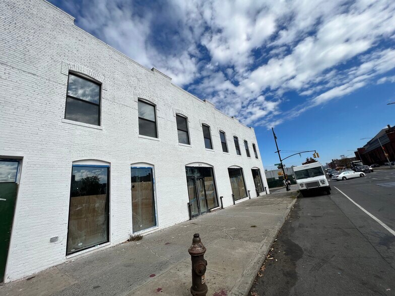 Primary Photo Of 1077-1081 Atlantic Ave, Brooklyn Showroom For Lease